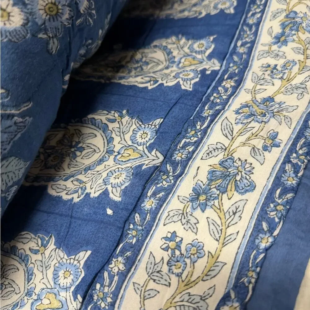 Pottery Barn Regan Handcrafted Reversible Quilt Blue White Full / Queen Bed NWT